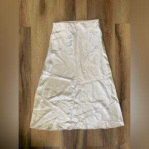 Babaton Skirt (Aritzia) SIZE 2